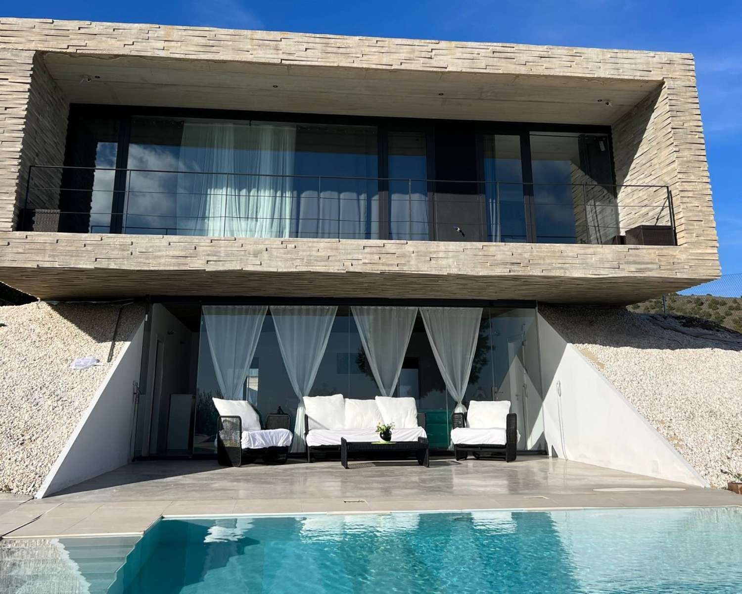 Villa Moderna de Lujo con Vistas Panorámicas en Benalmadena